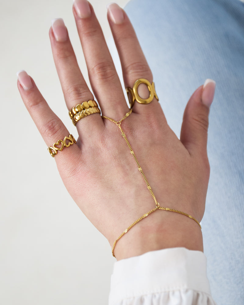 Handchain with pattern